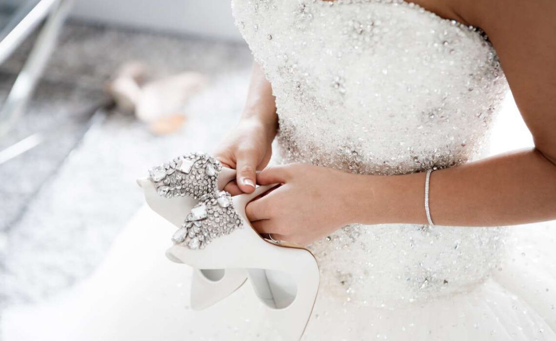 4 Rules For Accessorizing Your Wedding Dress