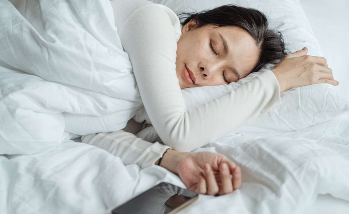 5 Health Benefits Of Weighted Blankets And How It Helps