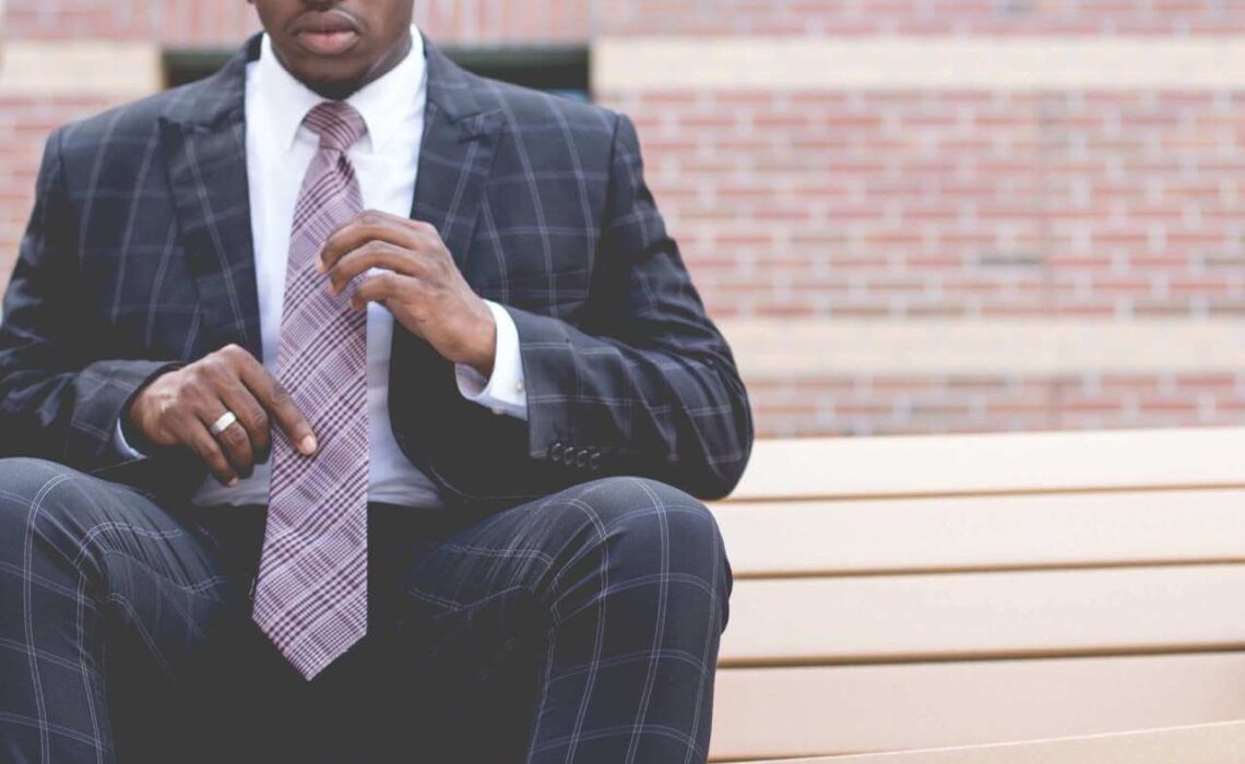 5 Tips To Look Good Wearing A Suit