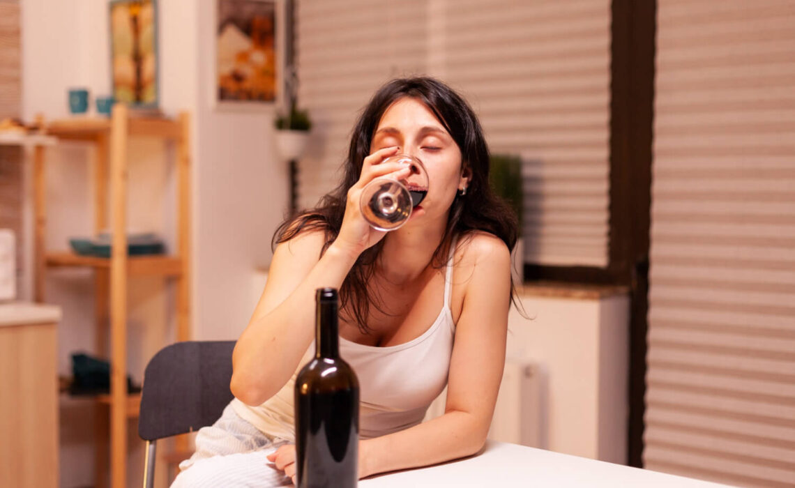 10 Subtle Signs Of Functional Addiction That You Should Look