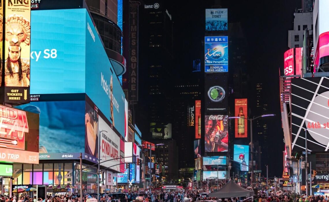 Outdoor Advertising With 3D Led Billboard For Your Business