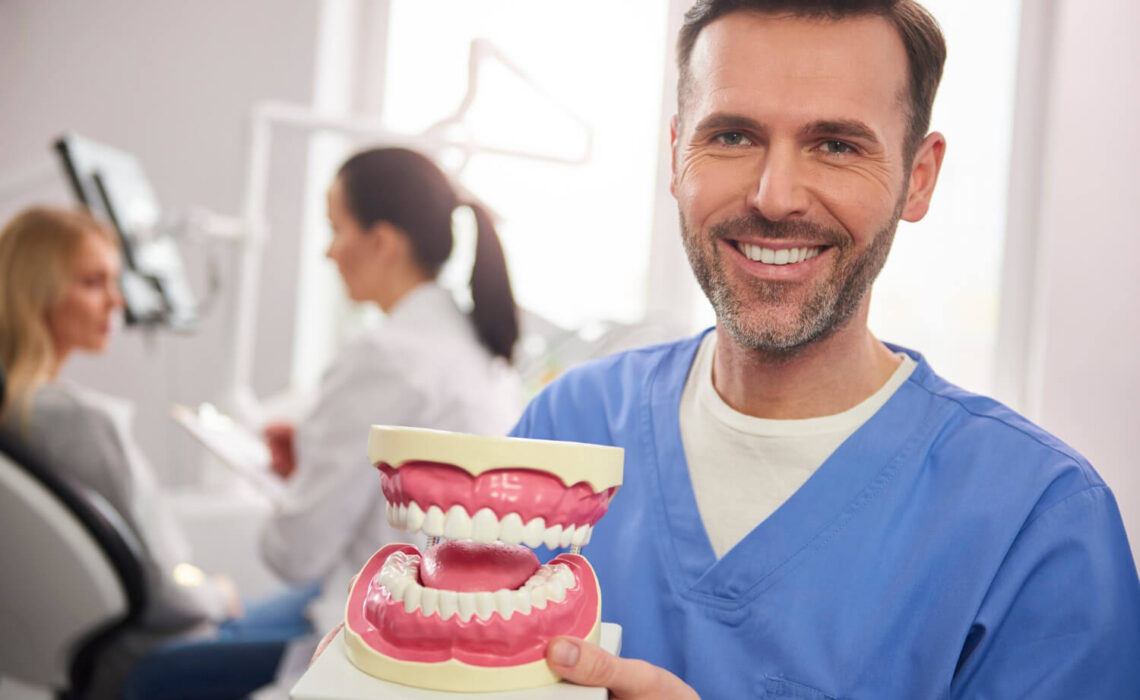 Dental Cleaning: Dentures For Healthy Teeth