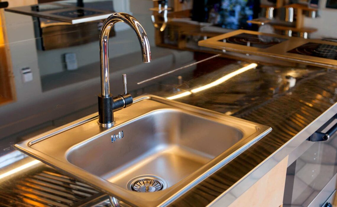 Top 4 Benefits Of A Workstation Sink That You Should Know About