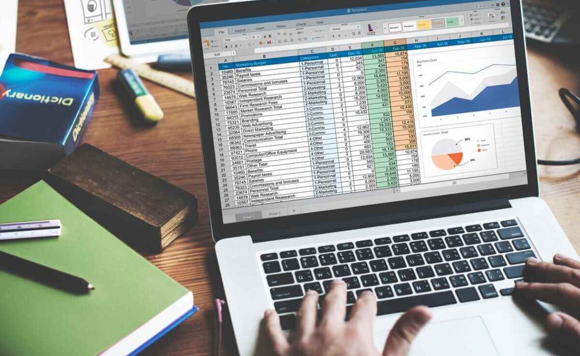 How Learning Excel Online Is Crucial For Financial Careers