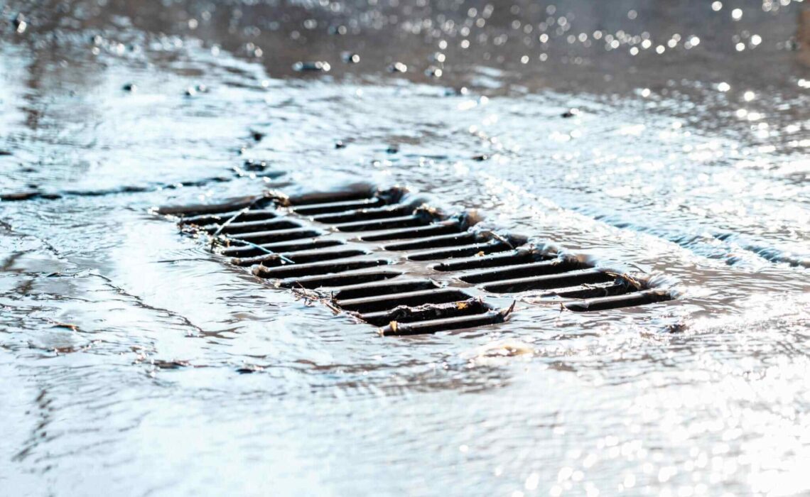 How Professionals Tackle Drain Emergencies With Efficiency