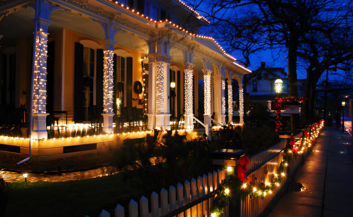 Homes Brighten The Holidays