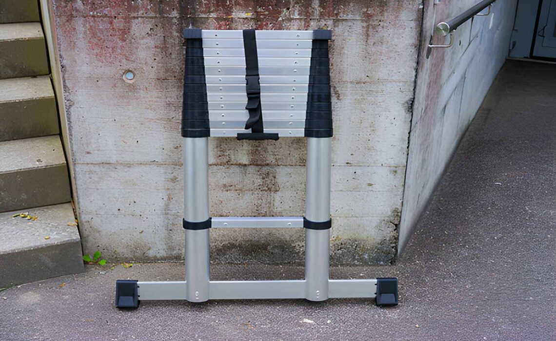 Pros & Cons of Using a Telescoping Ladder vs a Traditional Extension Ladder