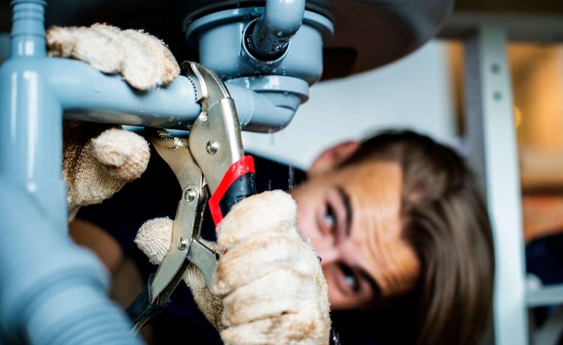 Diy Plumbing vs Hiring a Fort Lauderdale Plumber: The Decision Factor