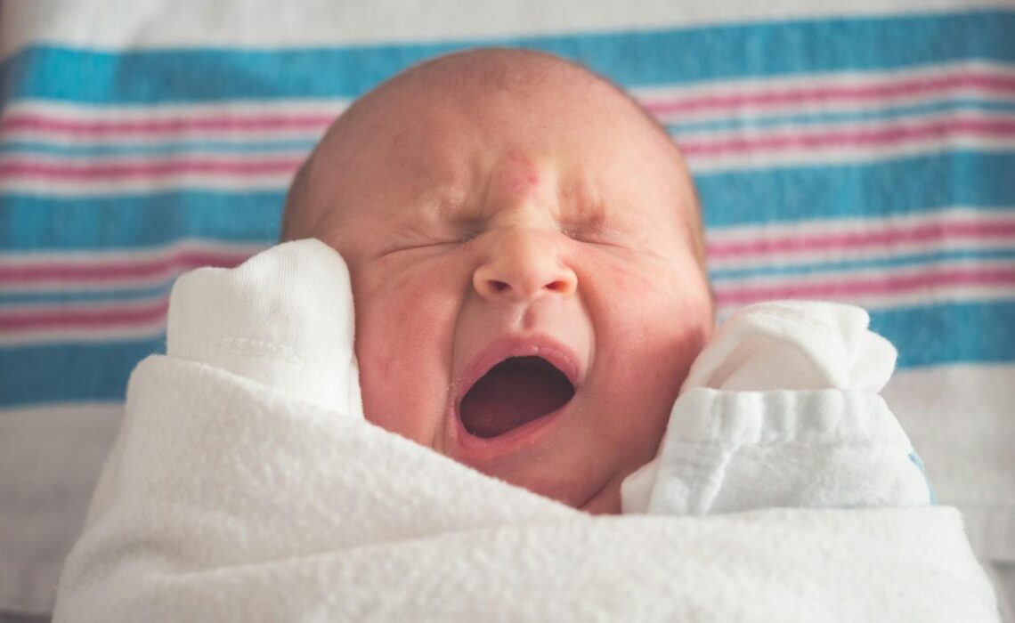 Newborn Won’t Sleep Unless You’re Holding Them? Here’s a Realistic Plan