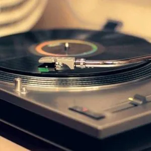 Record Players Enjoy High-Quality Sound