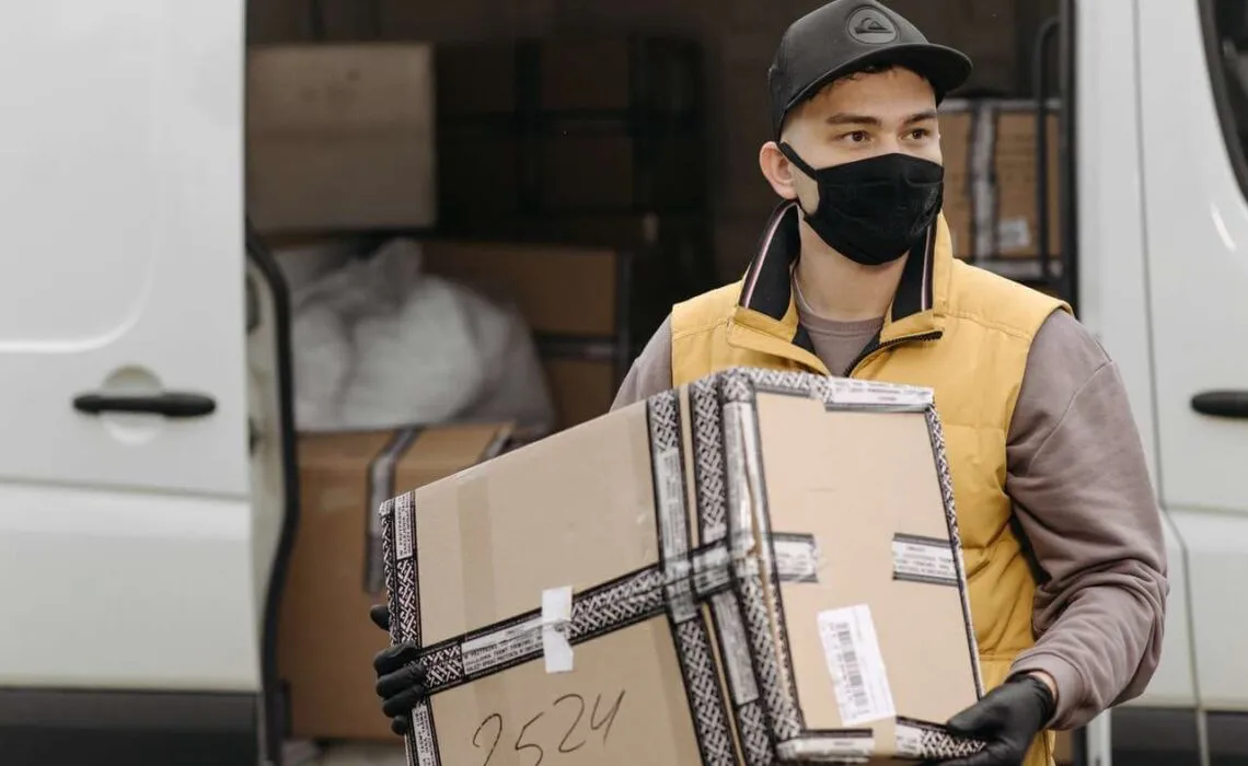 Sending Packages In Lexington