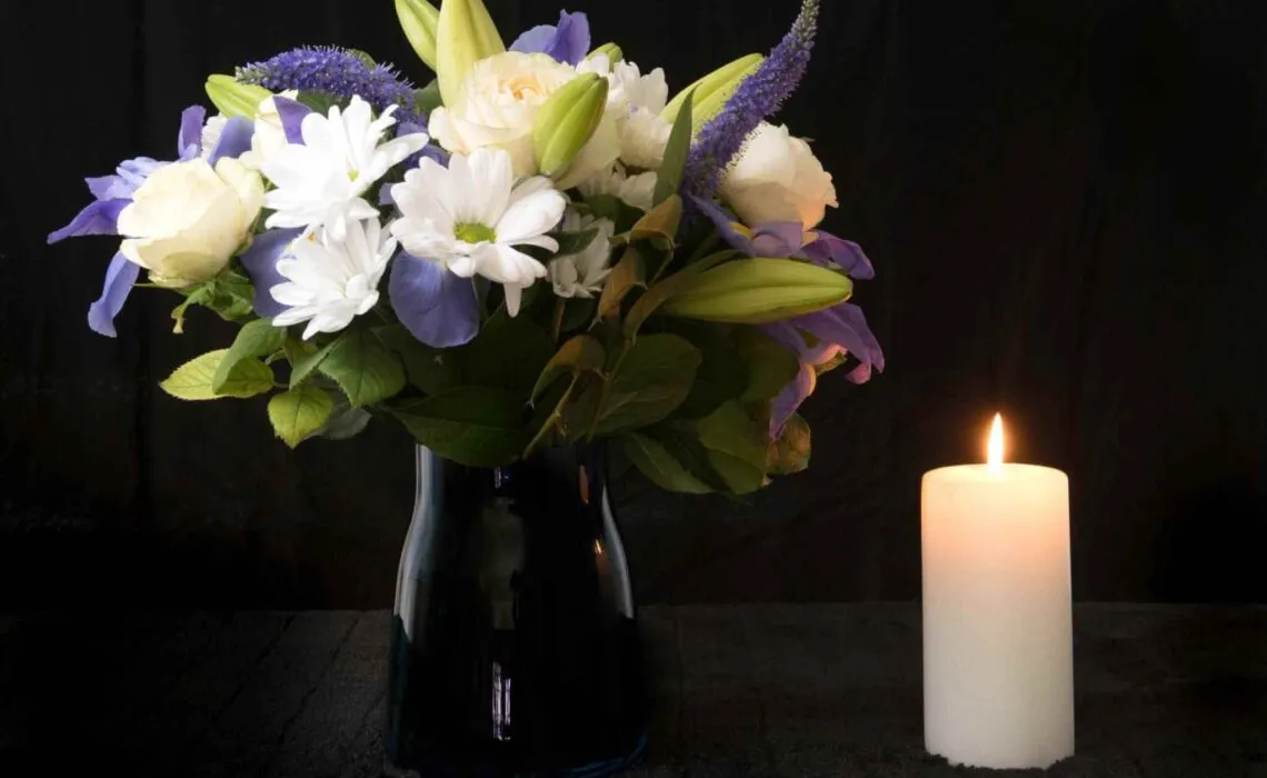 Sending Condolence Flowers In Singapore