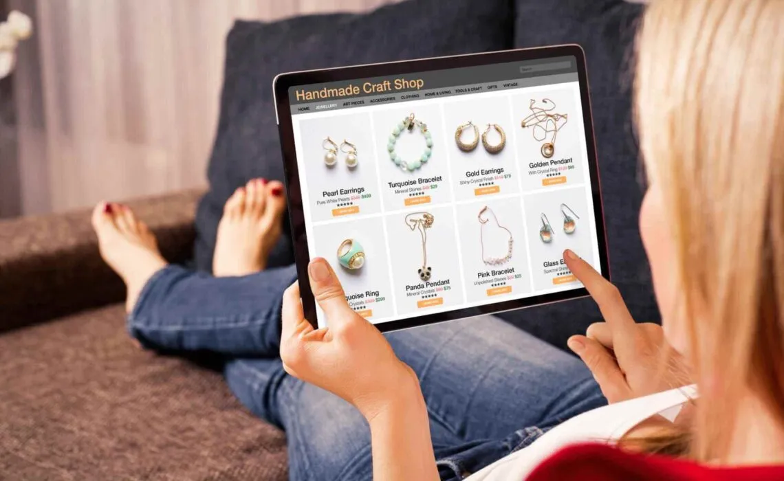 Jewelry Shoppers In Digital Pawn Stores