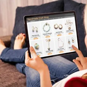 Jewelry Shoppers In Digital Pawn Stores