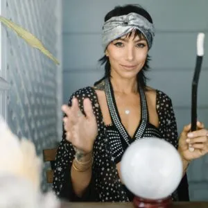 Benefits of Consulting a Psychic