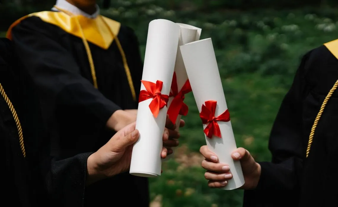 Benefits of Earning Your Bachelor Degree